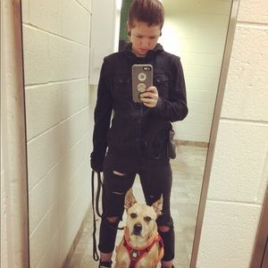 Meet your Posher, Caitlin